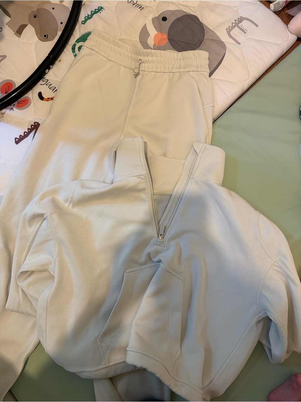Lululemon track suit SZ 2